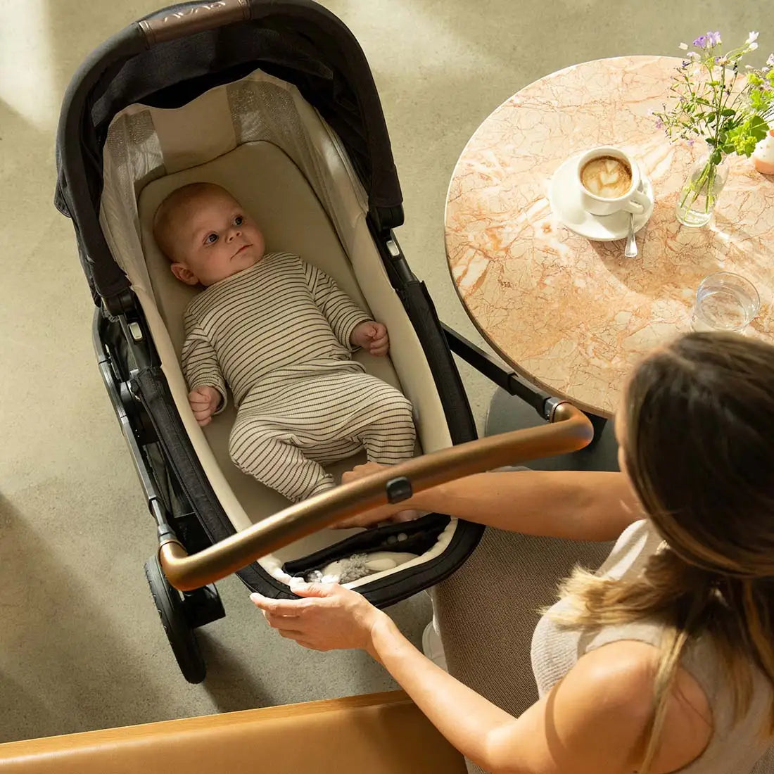 Nuna Lytl Bassinet + Stand - Caviar