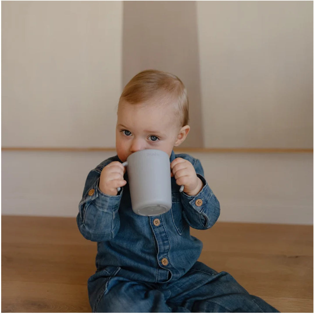 Copo de Treinamento Infantil Mushie Sippy Cloud